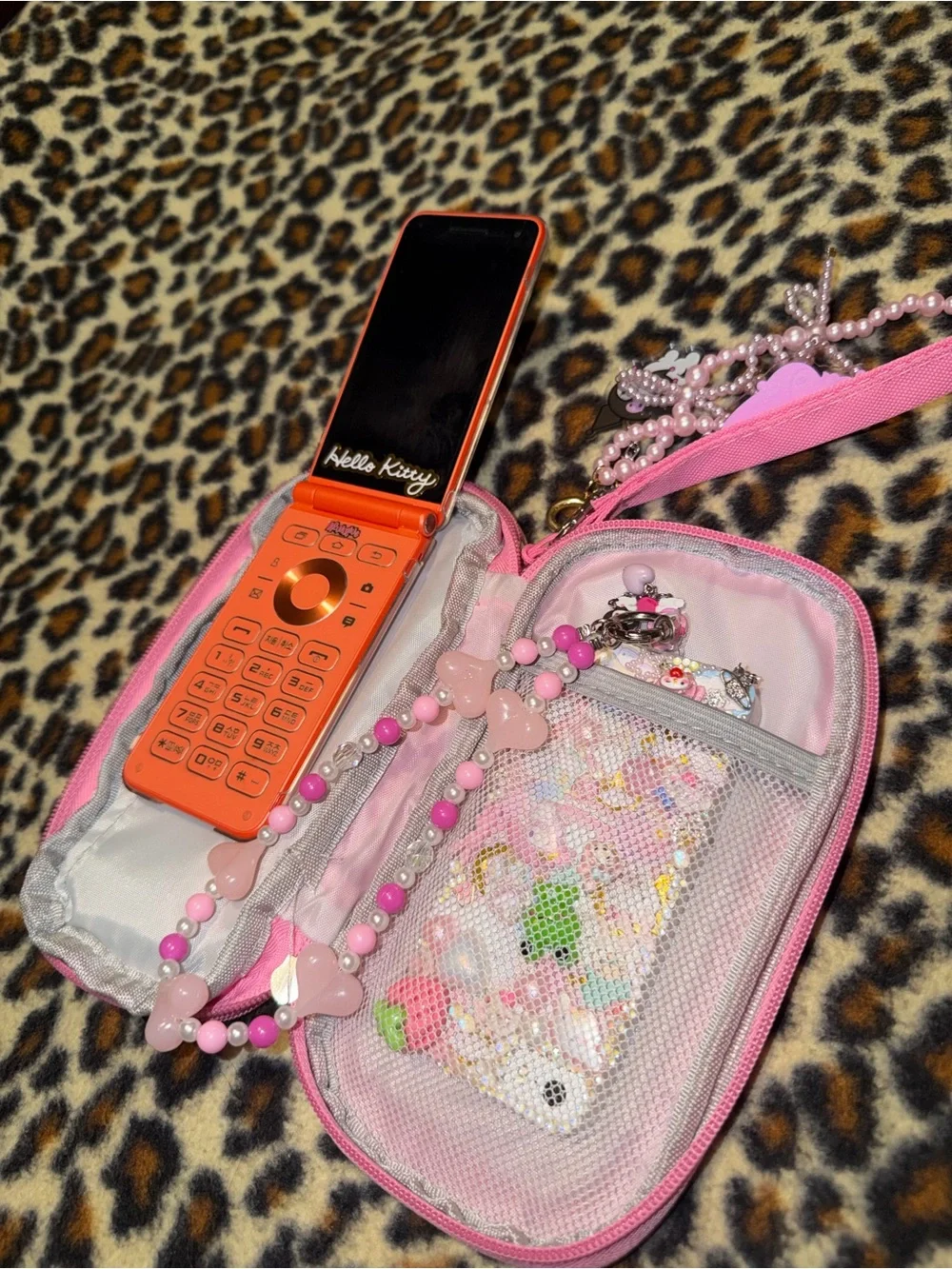 Y2K iPhone SE and Samsung flip phone bestie bundle!!!